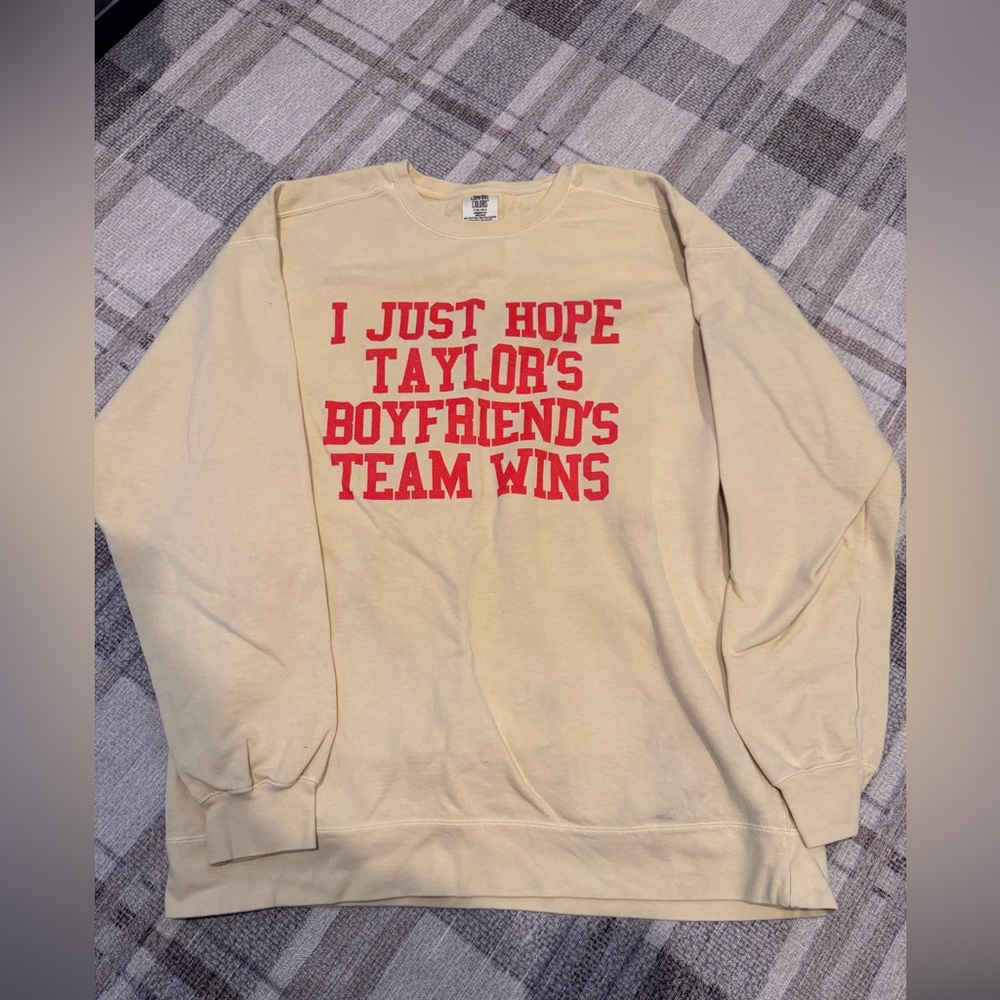 Taylor’s Boyfriend Chiefs Crewneck